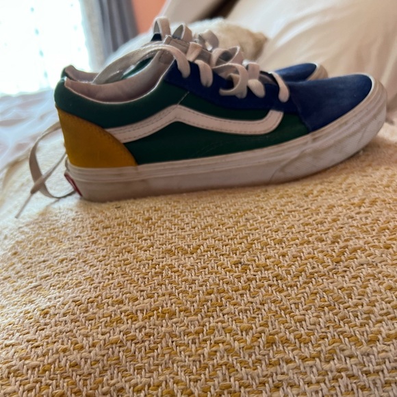 Vans - Picture 3 of 4